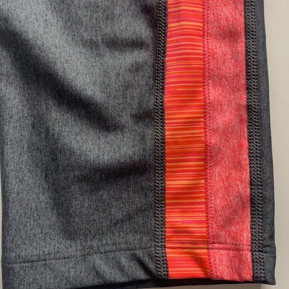 Under Armor Fitted Cropped Performance Legging Me… - image 7